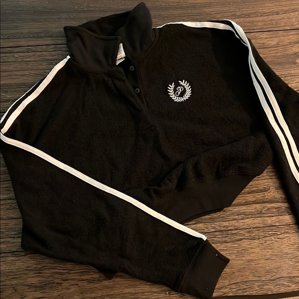 Victoria's Secret Black and White‎ Sweater
